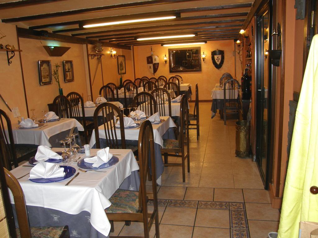 Hostal El Pesquero Burgo エクステリア 写真