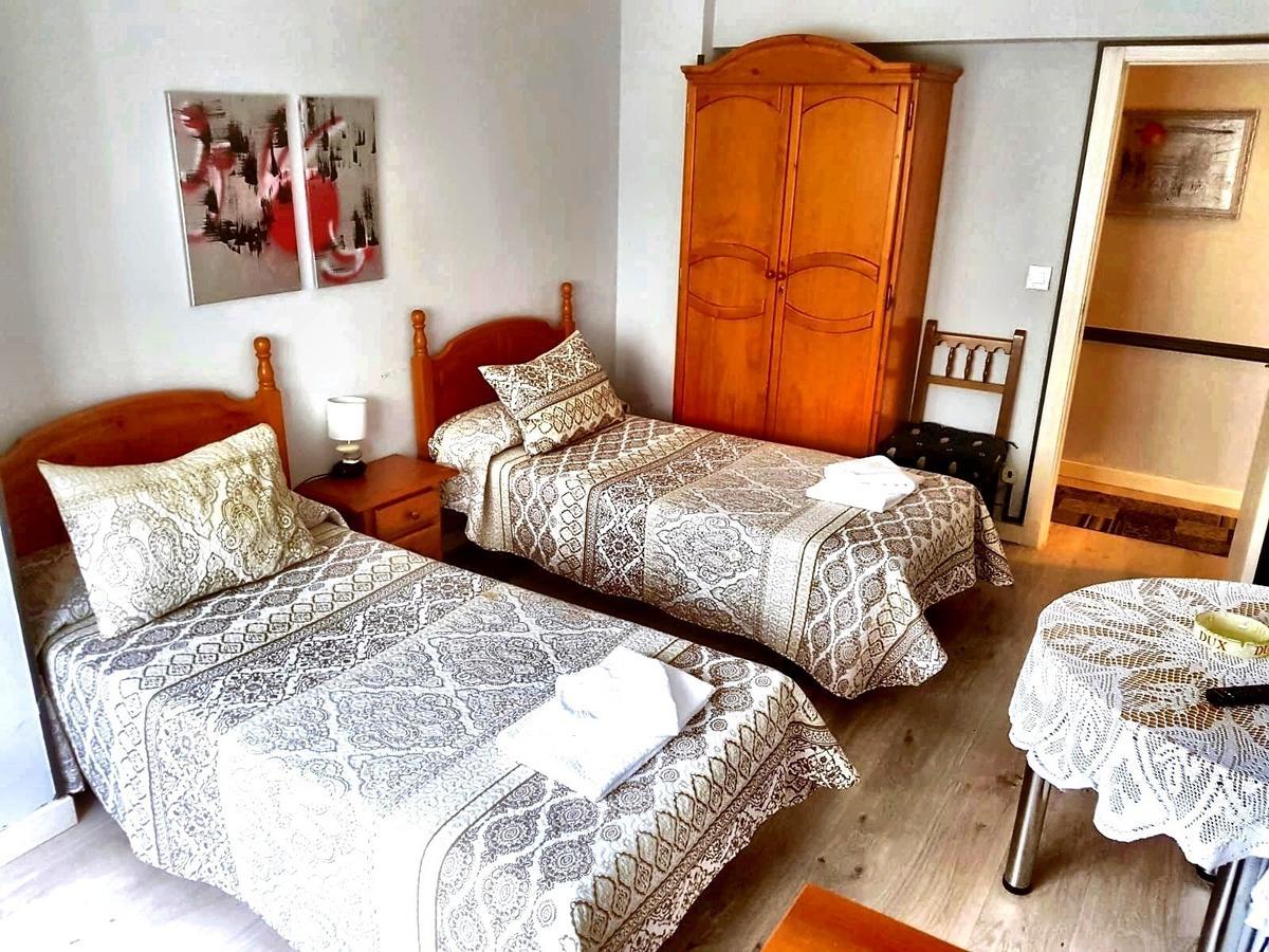 Hostal El Pesquero Burgo エクステリア 写真