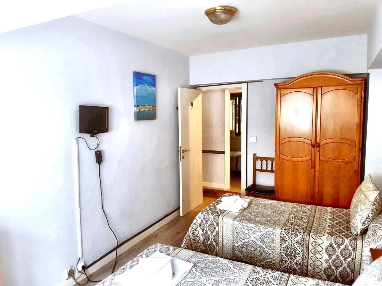 Hostal El Pesquero Burgo エクステリア 写真